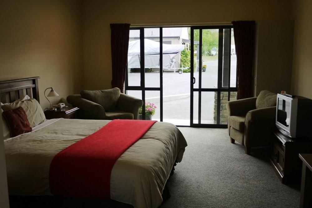 Carrick Lodge Motel Cromwell Bagian luar foto