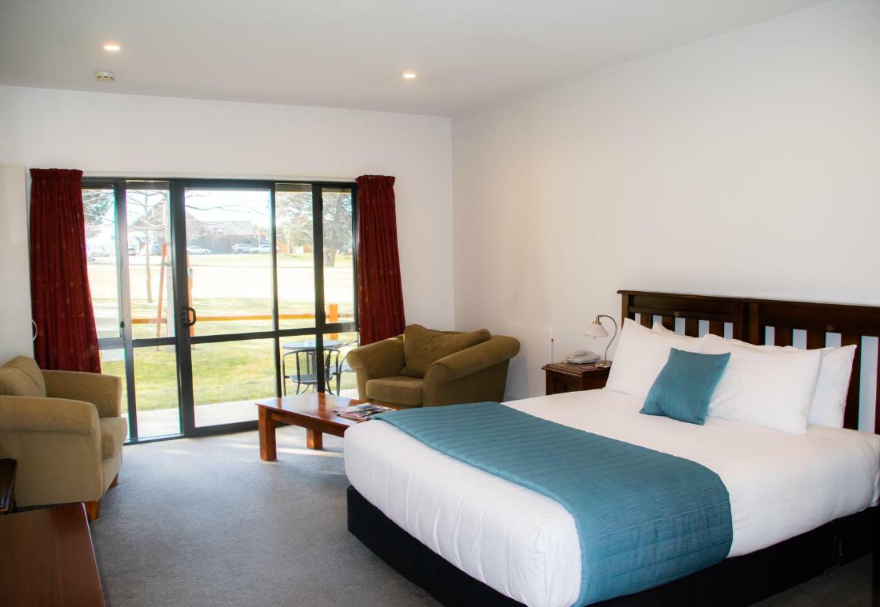 Carrick Lodge Motel Cromwell Bagian luar foto